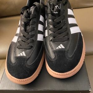 Adidaas Sneakers